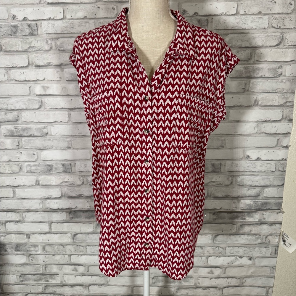 Jachs Girlfriend Red and White Cap Sleeve Notched Collar Blouse